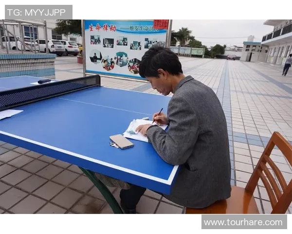 荣耀畅玩40手机壳设计灵感来源足球球星展现运动激情与科技结合